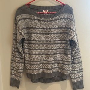 Never worn cute& comfy sweatshirt